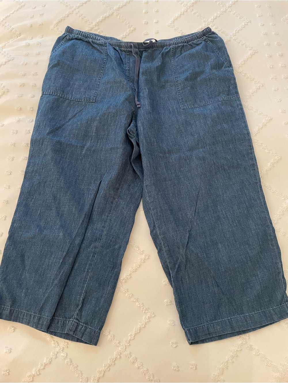 Women’s L.L.Bean Classic Fit Denim Capri Pants - Light Blue